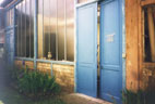 entree de l atelier bleu cerise